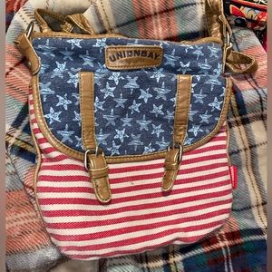 UNIONBAY DISTRESSED AMERICAN FLAG CROSSBODY